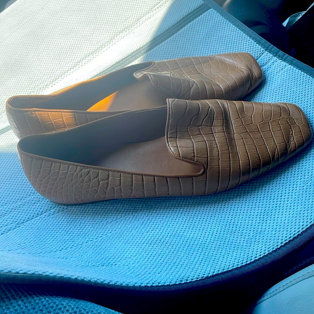 VINCE Vero Cuoio Croc Embossed Leather Loafers 8.5
